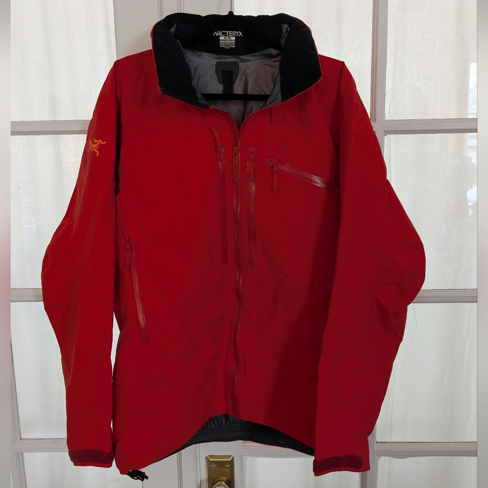 Arc'teryx Men's Bold Red Performance Jacket
